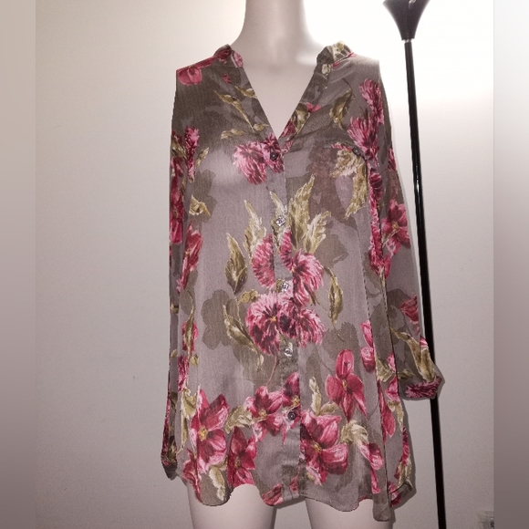 Kut from the Kloth Tops - Kut from the Kloth floral print blouse size medium